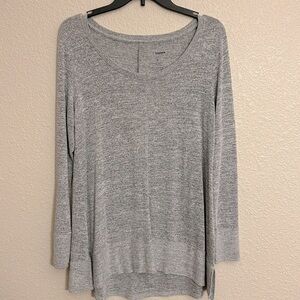 Women’s light gray long sleeve shirt size small.